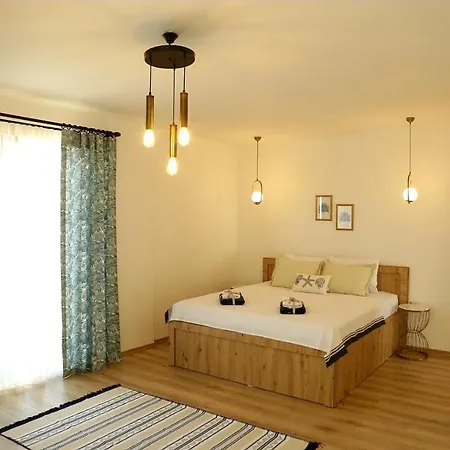 Hotel Myra